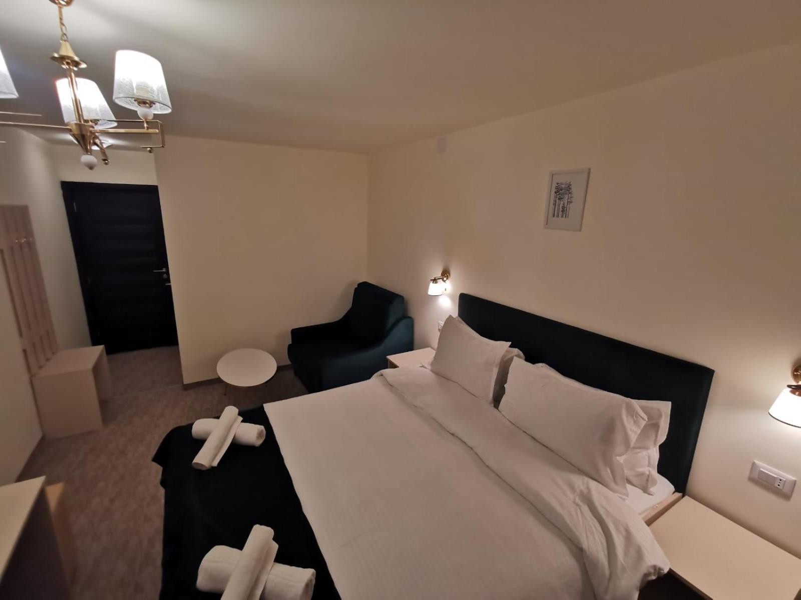 Cerbul Chalet Accommodation & Wellness Ришнов Екстер'єр фото